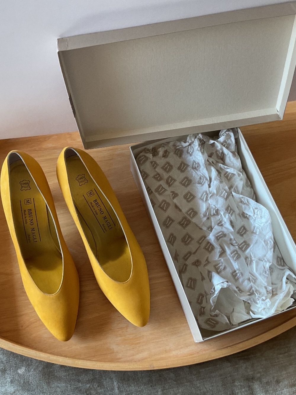 BRUNO MAGLI SUEDE PUMPS yellow 9.5 AA - Picture 6 of 6